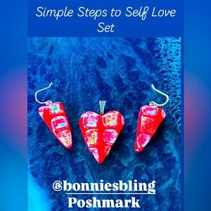 Bonnie’s Bling One of a Kind Fused Glass Jewelry and Accessories to Wear.